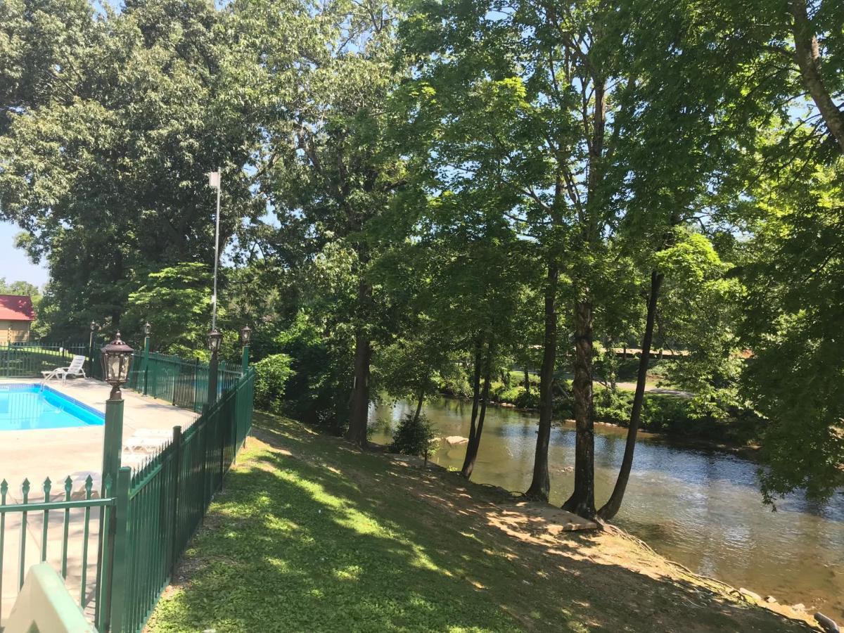 The River Cottage Pigeon Forge Luaran gambar