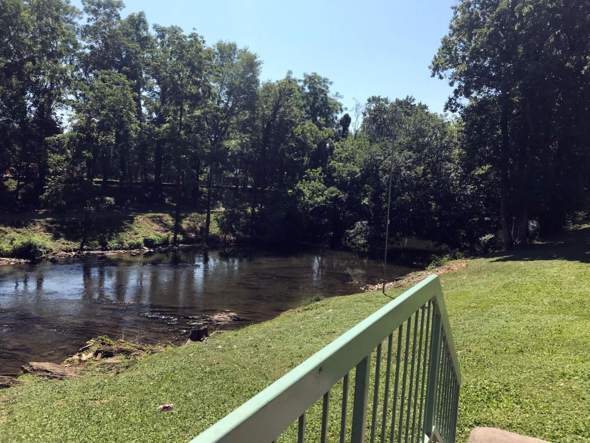 The River Cottage Pigeon Forge Luaran gambar